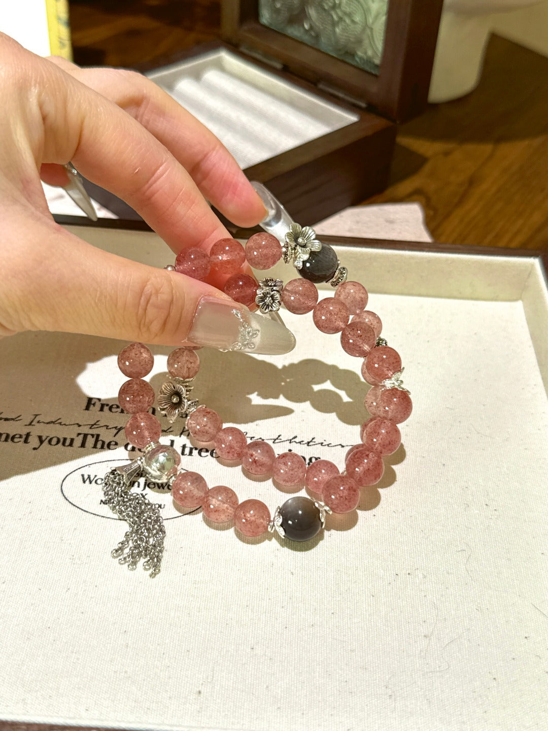 ▫️▪️ Strawberry crystal black gold backbone bracelet